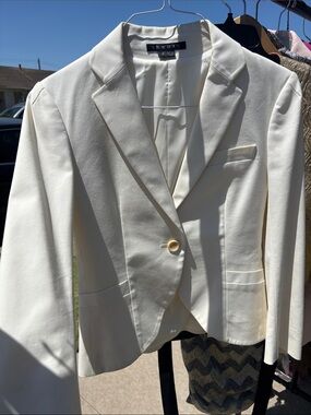 Theory Cream Single-Button Tailored Blazer